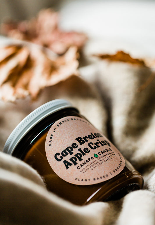Cape Breton Apple Crisp 9oz Soy Candle made in Canada by Canapa Candle in Louisbourg, Cape Breton Island, Nova Scotia - Vegan, Paraben and Phthalate free - Smells like:  Tart Granny Smith Apples, Baked Maple Oats, Cinnamon, Vanilla